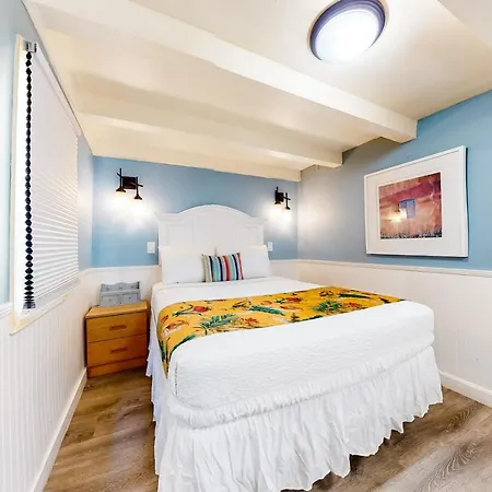 Truman @ Duval Key West Room photo